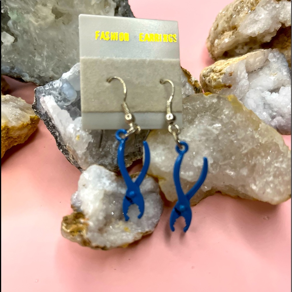Fashion earrings blue pliers